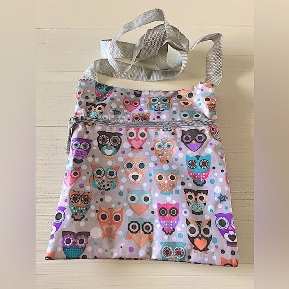 Owl 🦉 Crossbody Bag Purse Adjustable Strap Multi Zippered Pouch Gray Pink EUC